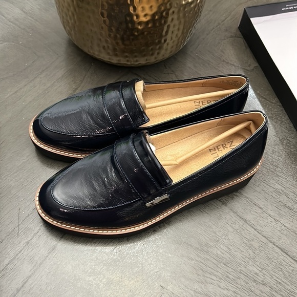 Naturalizer Adiline Platform Loafer (WIDE) - Picture 7 of 11